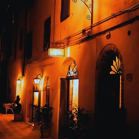 Locanda Il Pino Сан Джиминяно Екстериор снимка