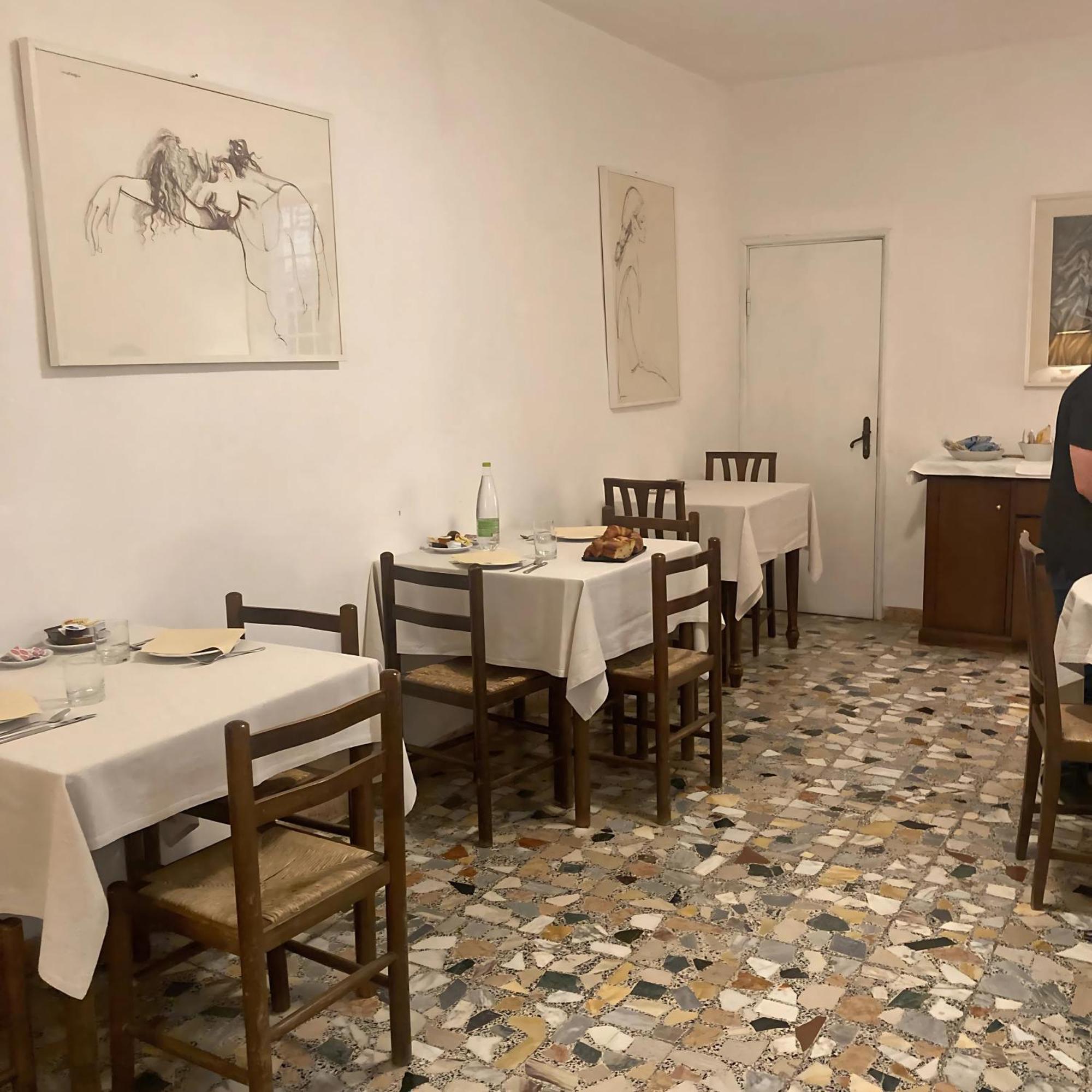 Locanda Il Pino Сан Джиминяно Екстериор снимка