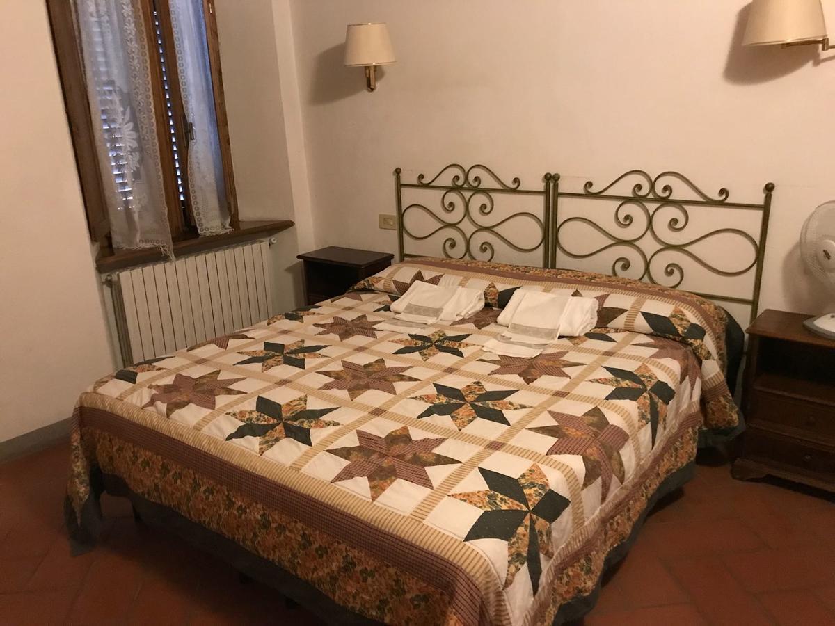 Locanda Il Pino Сан Джиминяно Екстериор снимка