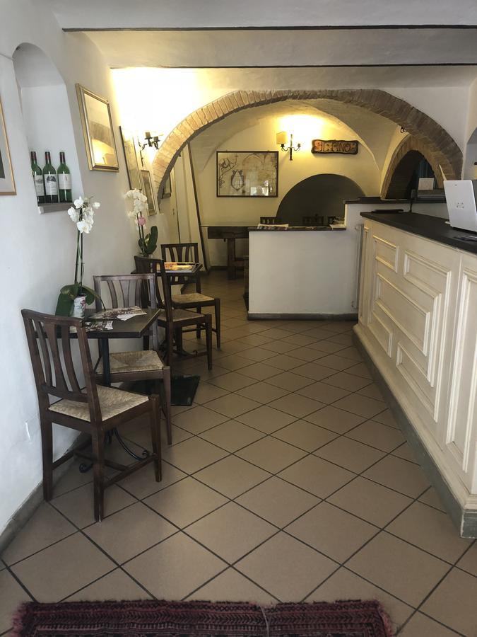Locanda Il Pino Сан Джиминяно Екстериор снимка