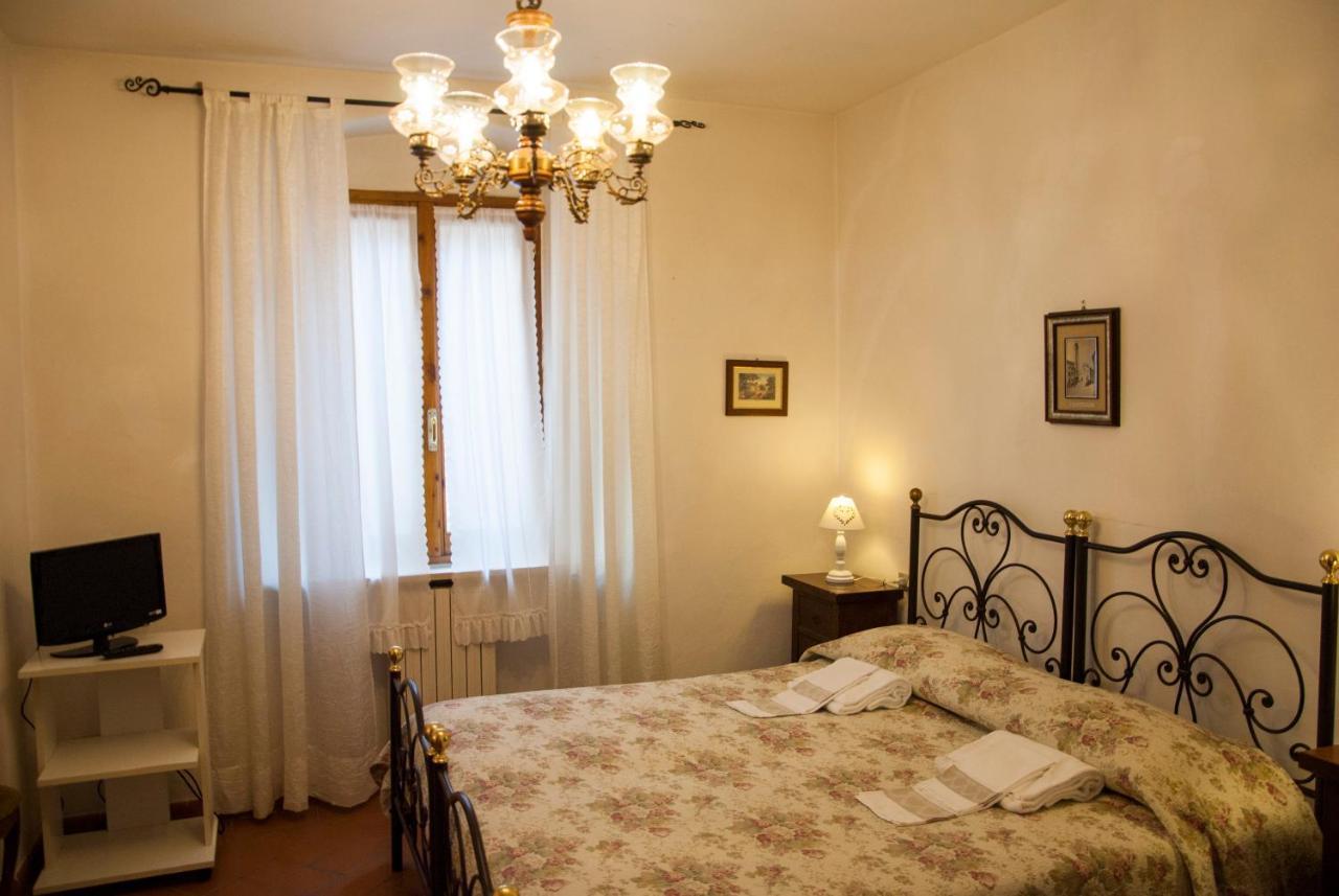 Locanda Il Pino Сан Джиминяно Екстериор снимка