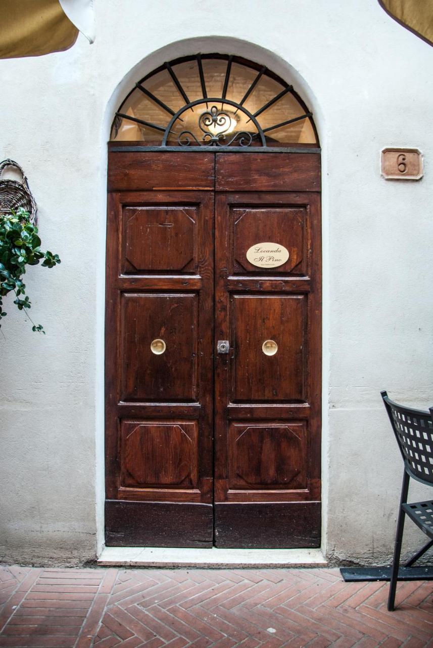 Locanda Il Pino Сан Джиминяно Екстериор снимка